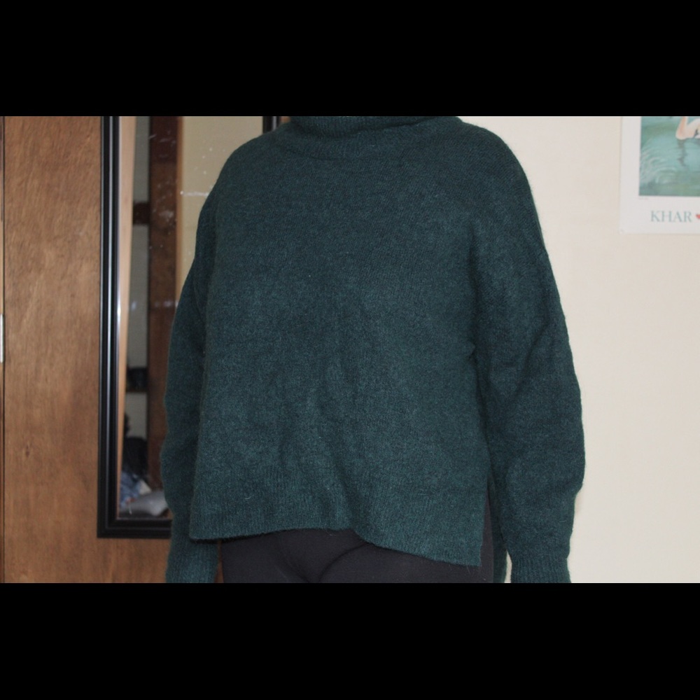 Sweater - Picture 4 of 4